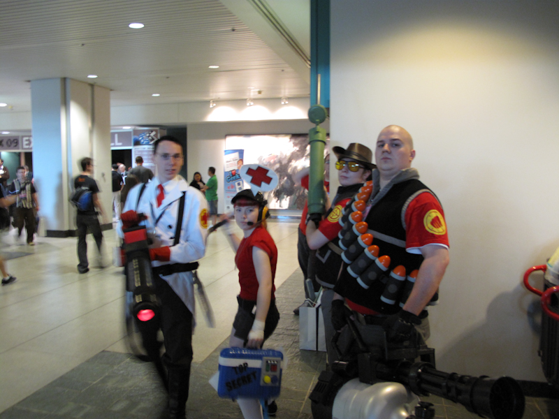 Illustration for article titled PAX Cosplay Round 2 - FIGHT!